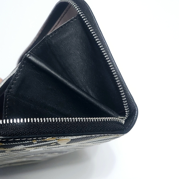 Burberry Wallet Trench Calfskin Leather Splash Print Zip Around - Picture 6 of 13